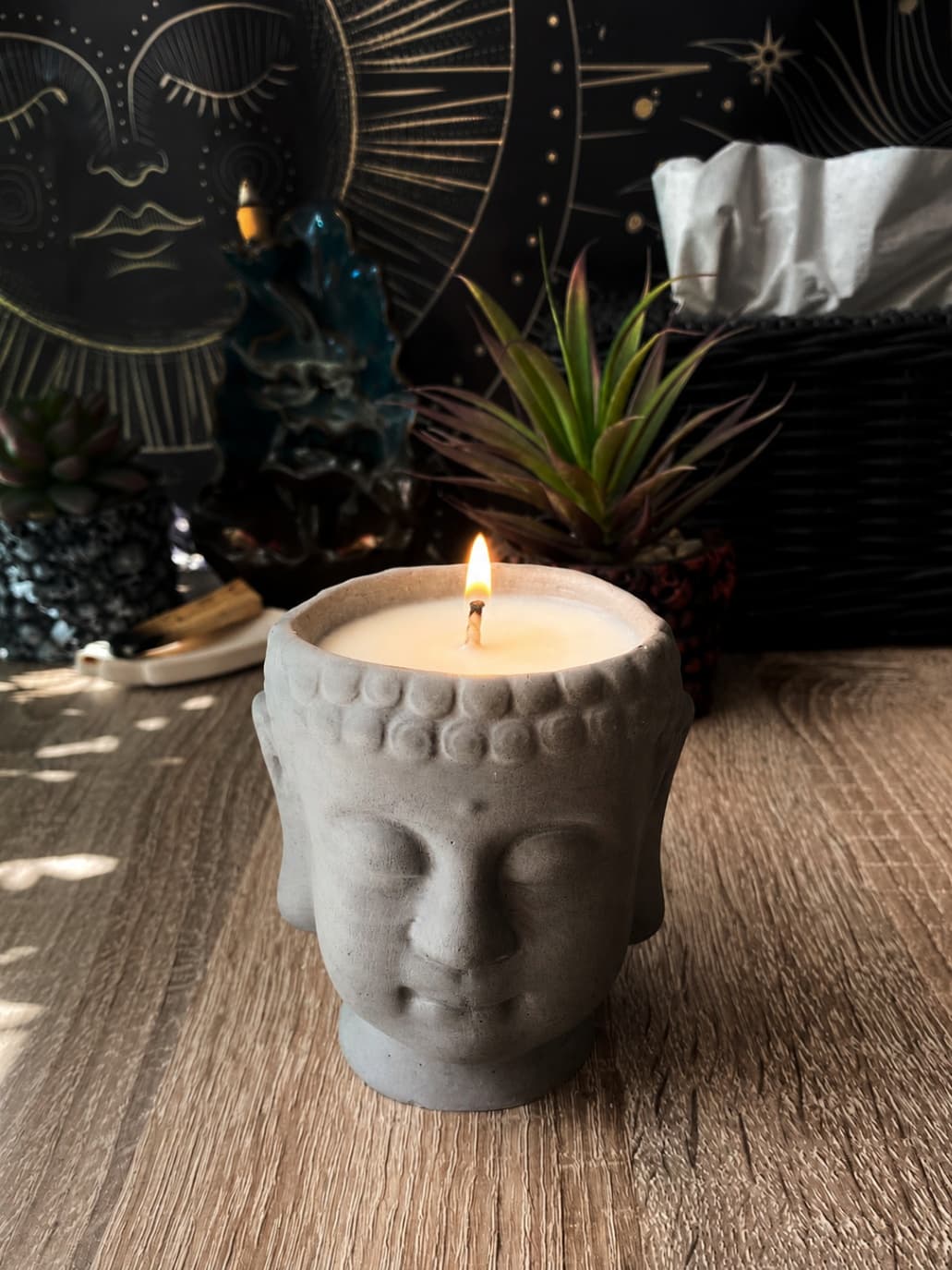 Свеча Будда Loft из гипса с ароматом Пало Санто и Сандала