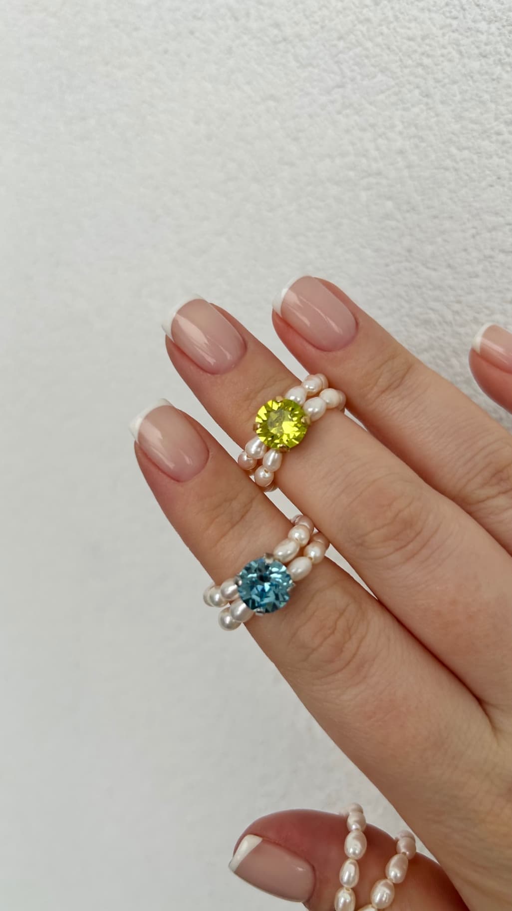 Кольцо из жемчуга с кристаллом SW